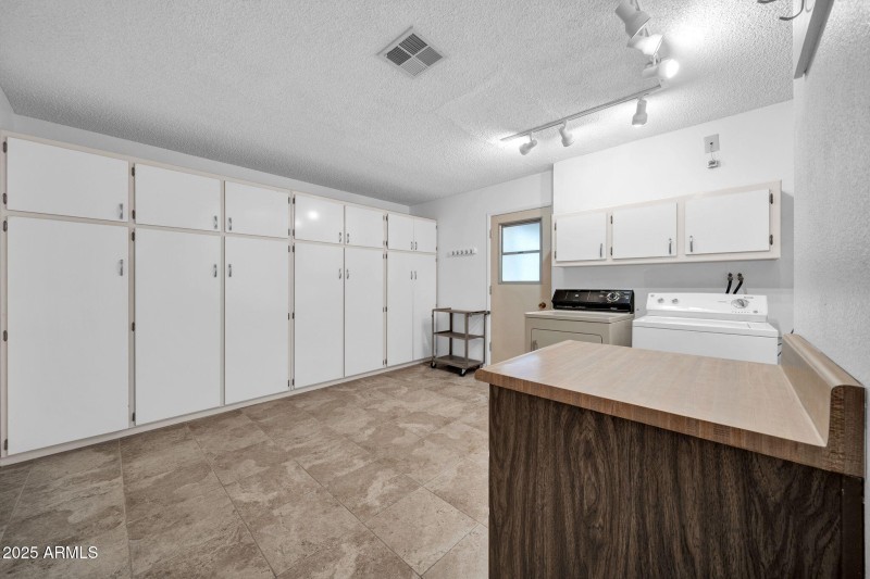 9718 W Terrace Ln-28