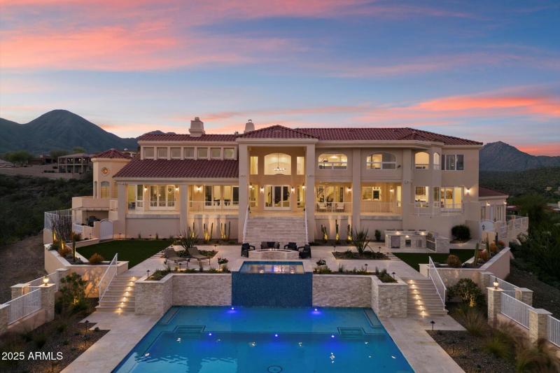 Entertainer’s Dream Deck & Pool