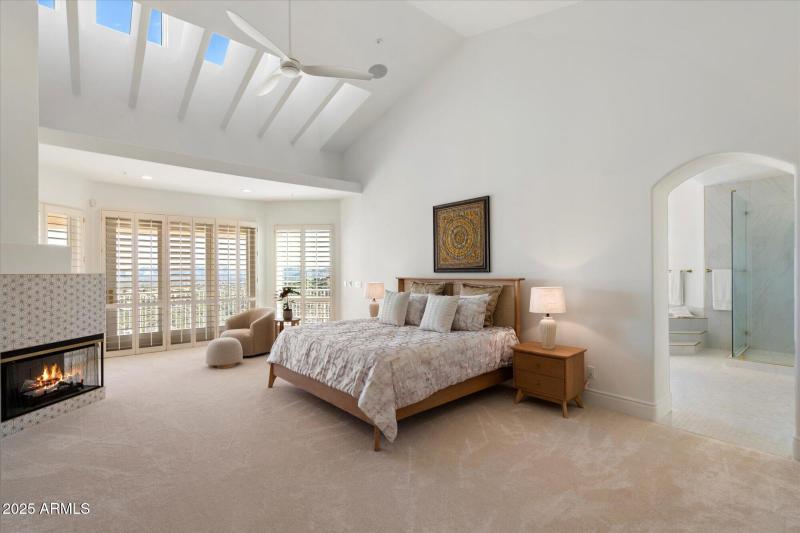 Primary w/ Skylights, Balcony Access