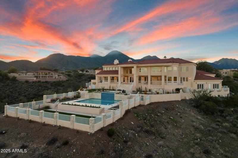 Grand Scale Living with Panoramic Views