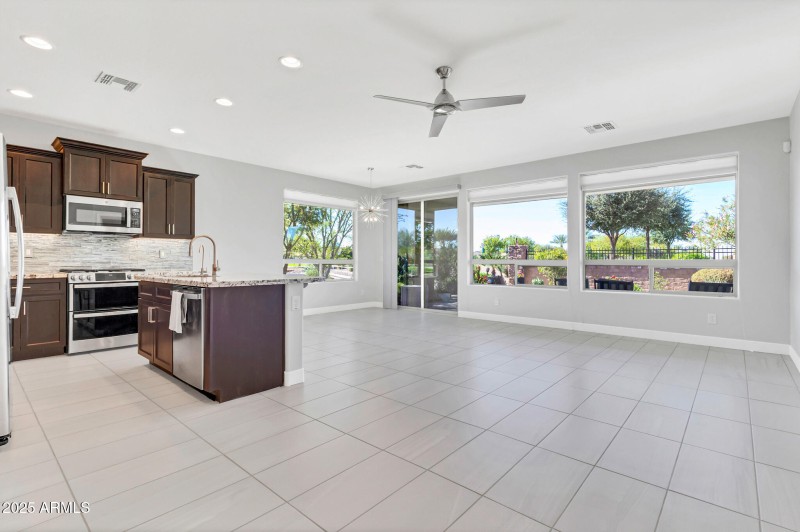 35964 N Desert Tea Dr-8_(2048)