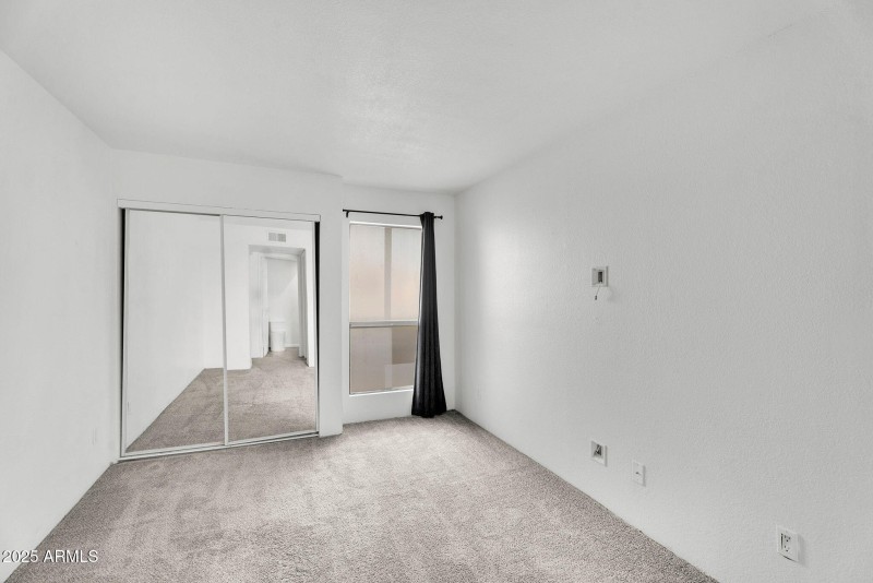 34-web-or-mls-3601 W Tierra Buena Ln J24