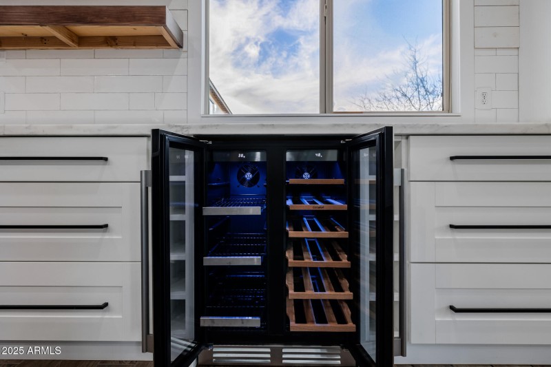BEVERAGE COOLER