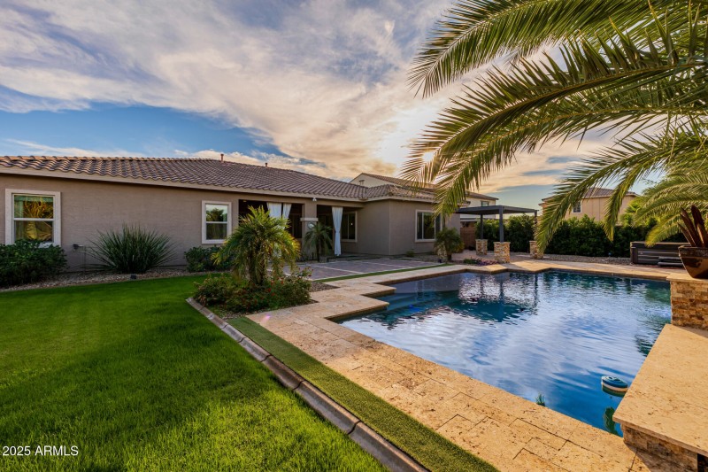 BACKYARD/POOL (SPA DOES NOT CONVEY)