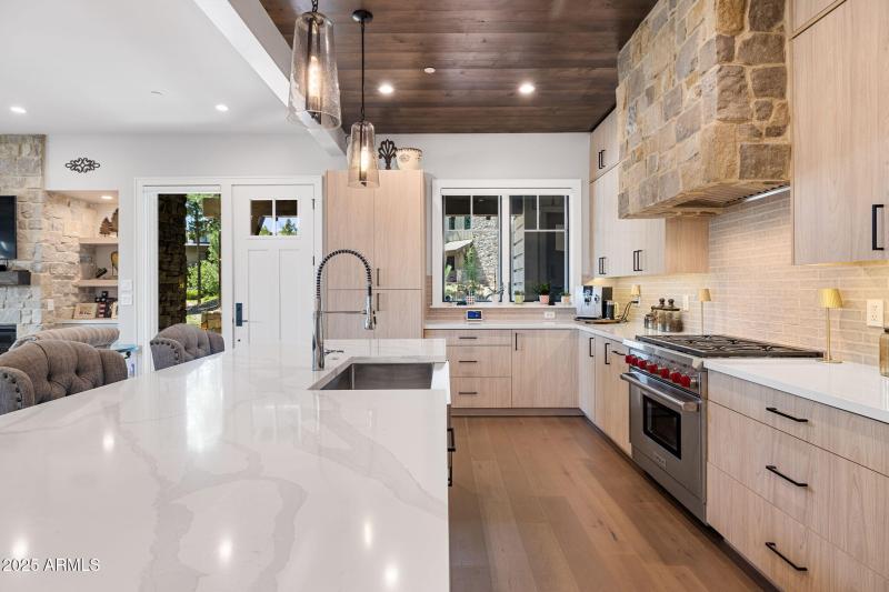 32-web-or-mls-FA9A3627