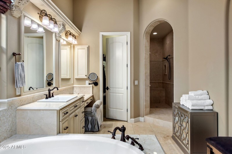 016_Primary BathroomShower