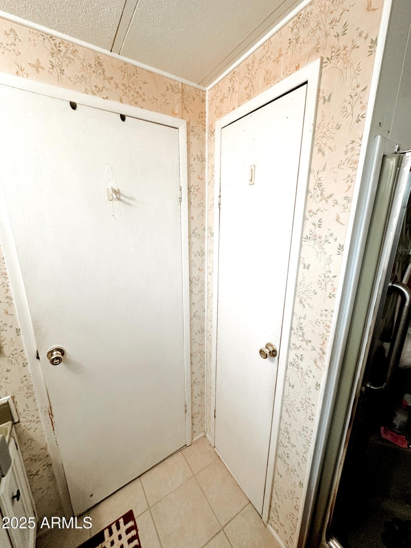 EE6123F6-BFC2-465E-B605-E71DC6DAFC73