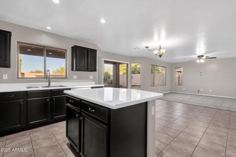 14-web-or-mls-29272-n-yellow-bee-dr