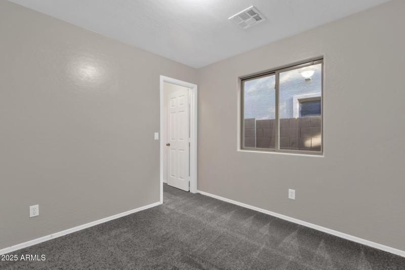 24-web-or-mls-29272-n-yellow-bee-dr (1)