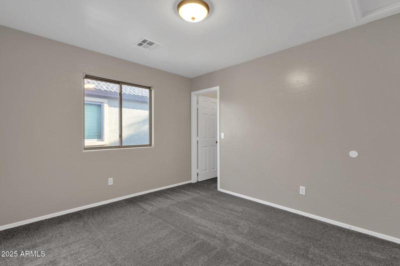 31-web-or-mls-29272-n-yellow-bee-dr (1)