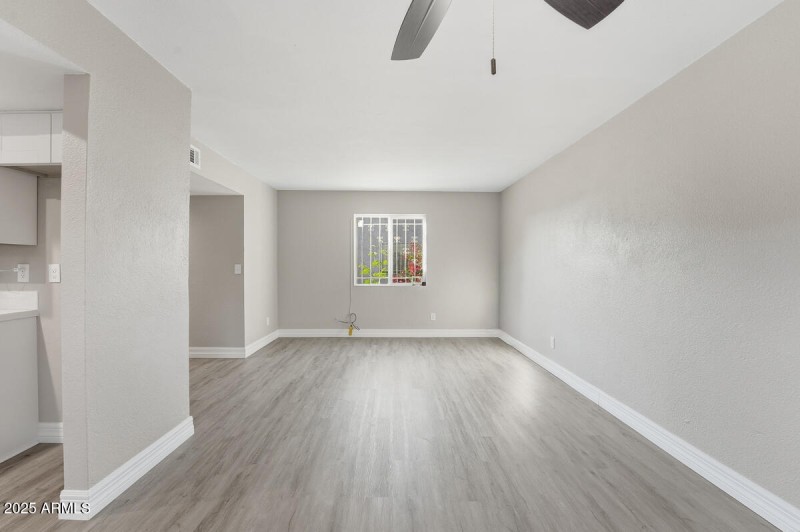 2847 N 46th Ave Unit 10-12