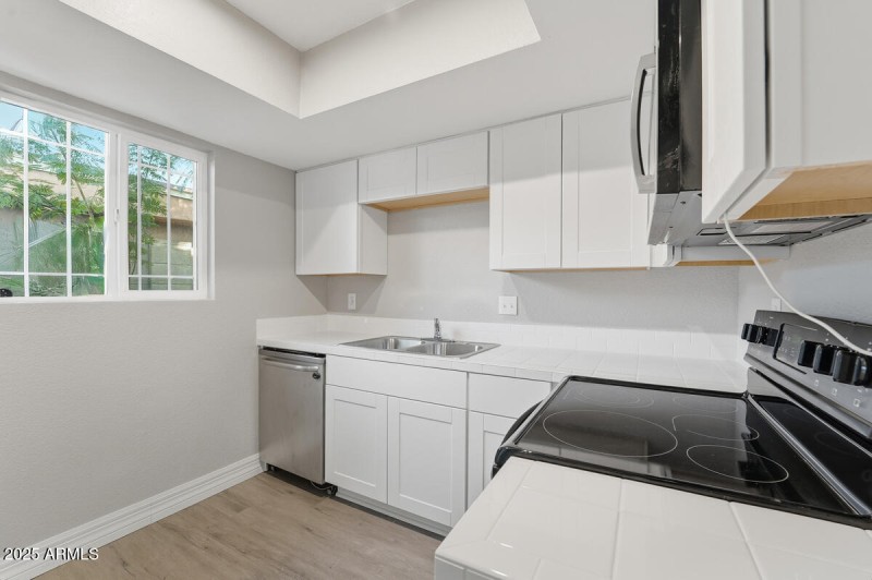 2847 N 46th Ave Unit 10-16