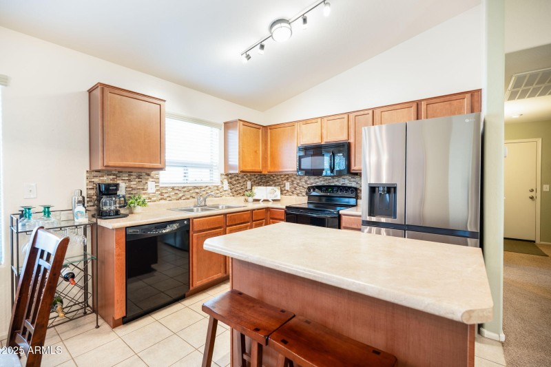 light & bright kitchen