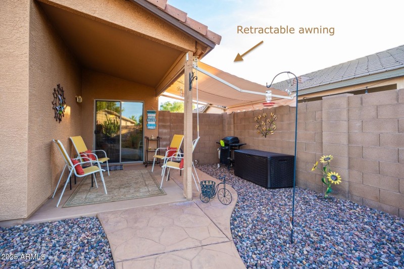 covered patio with extendable awning
