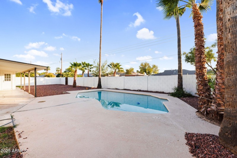 40-web-or-mls-1523 W Flynn Ln - 36