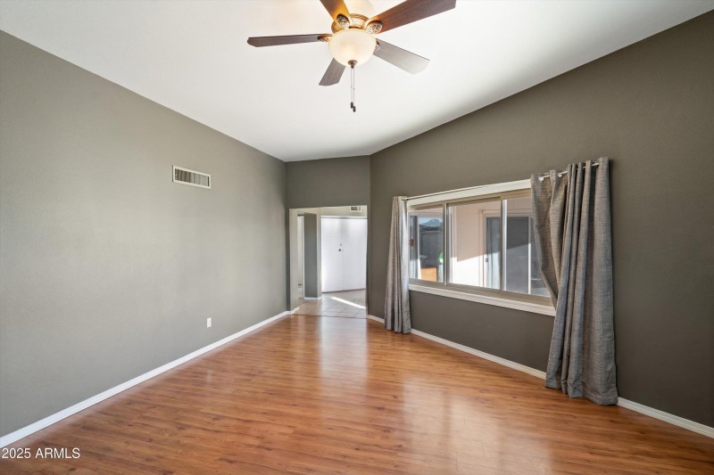 08-Living Room to Entry