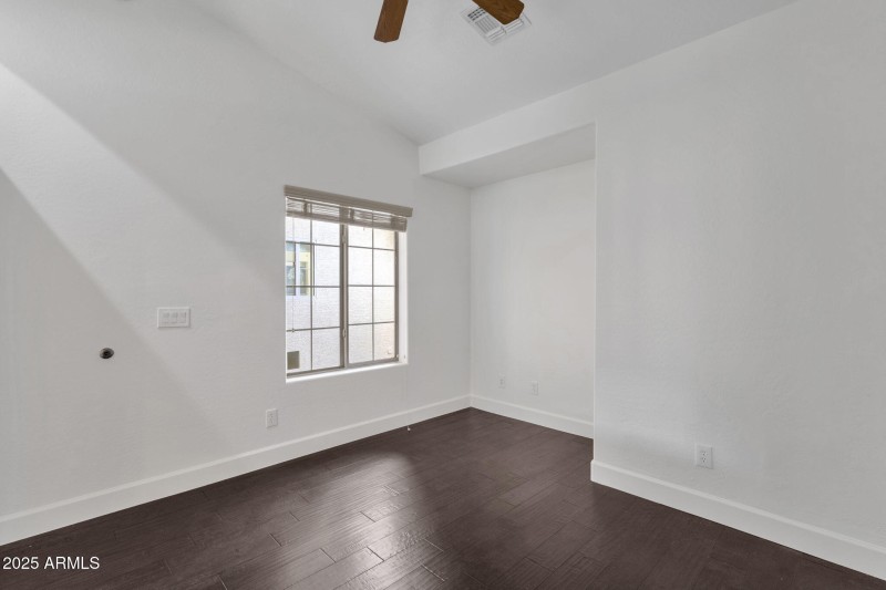 9-web-or-mls-715-e-kaibab-dr