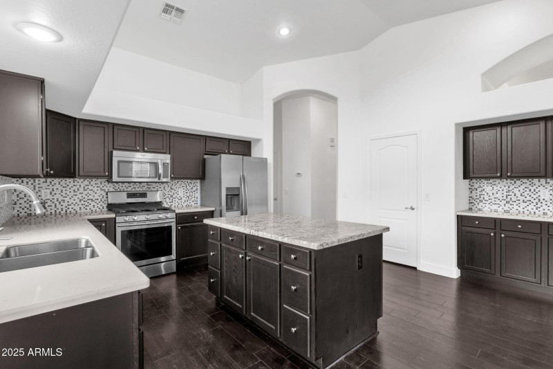 18-web-or-mls-715-e-kaibab-dr