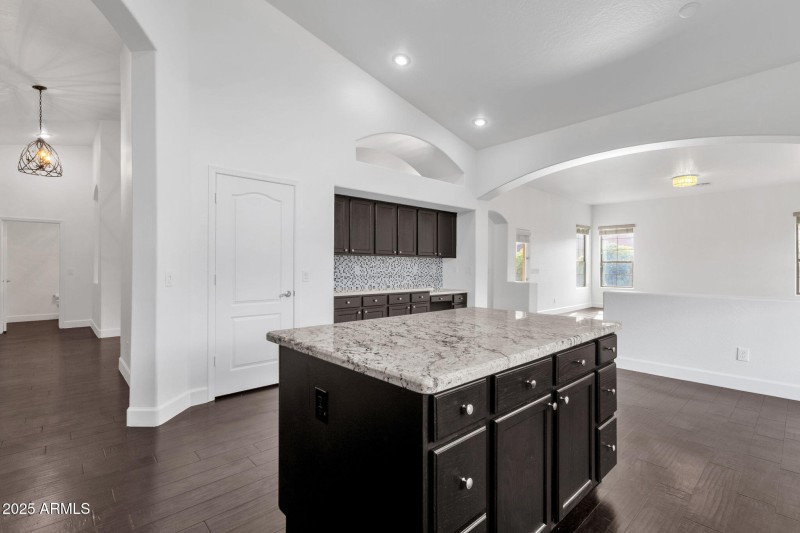 20-web-or-mls-715-e-kaibab-dr