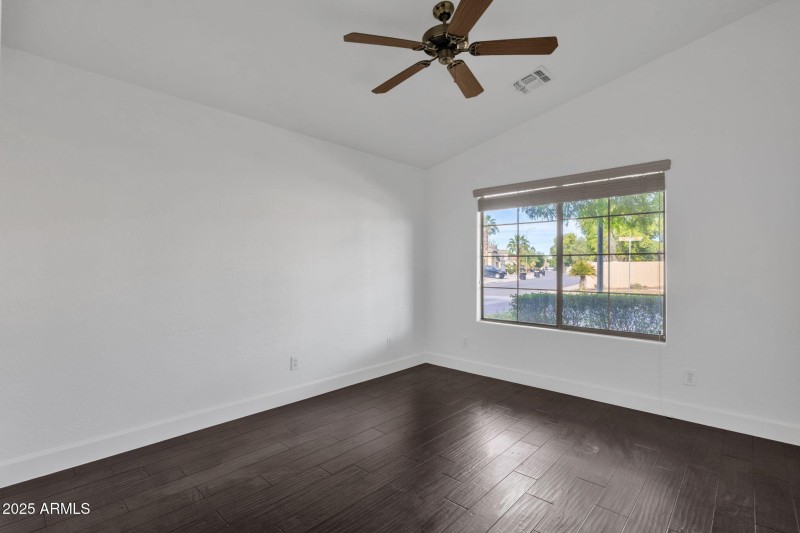 26-web-or-mls-715-e-kaibab-dr