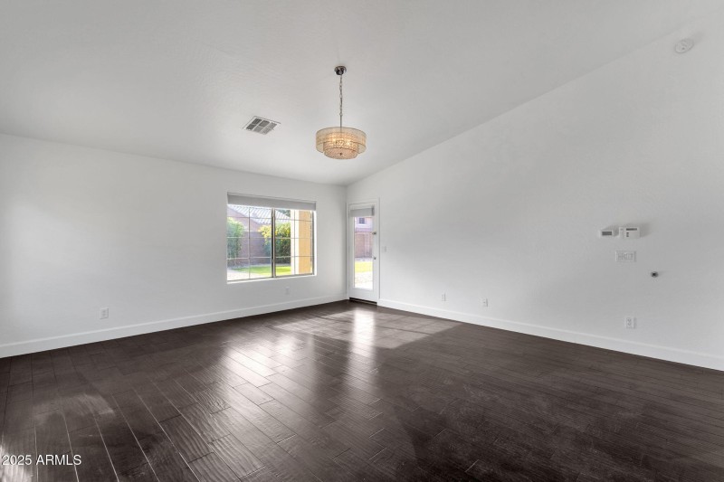 29-web-or-mls-715-e-kaibab-dr