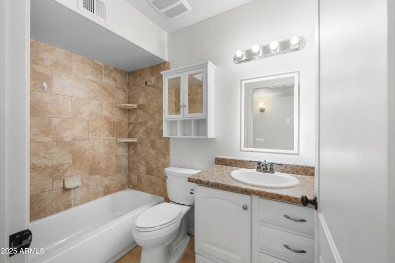 Interior - 1116 Plaza Azul-18