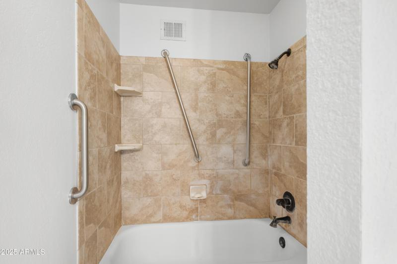 Interior - 1116 Plaza Azul-15