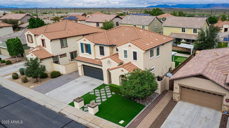 rolandst.amourfilmhouse-42