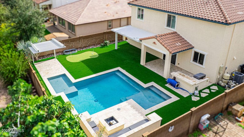 rolandst.amourfilmhouse-48