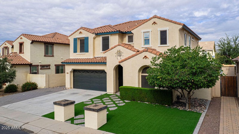 rolandst.amourfilmhouse-49