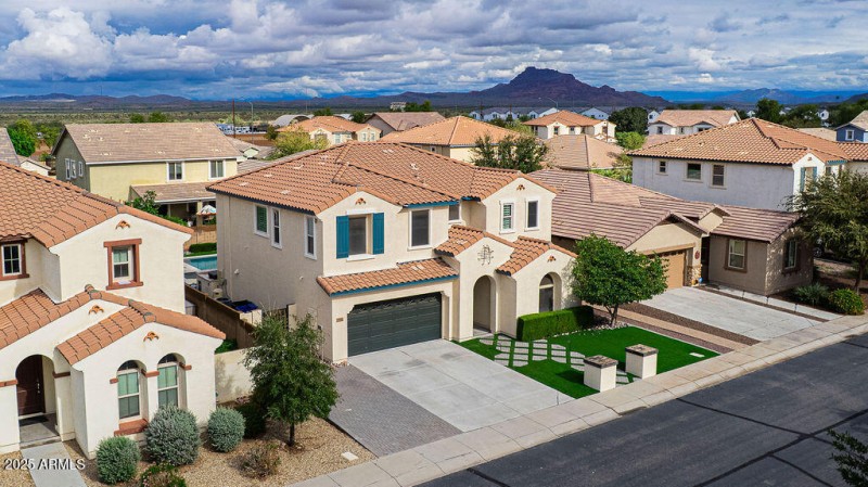 rolandst.amourfilmhouse-51