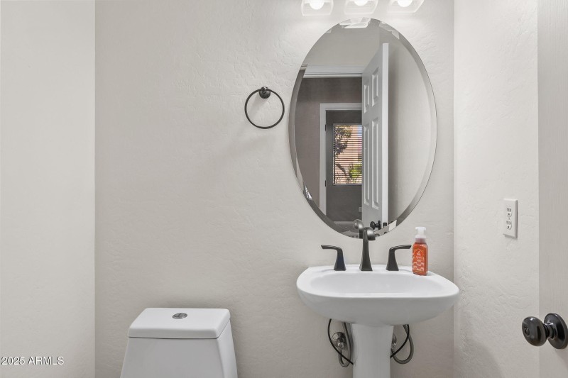 8180 W Gelding Dr Peoria - 359