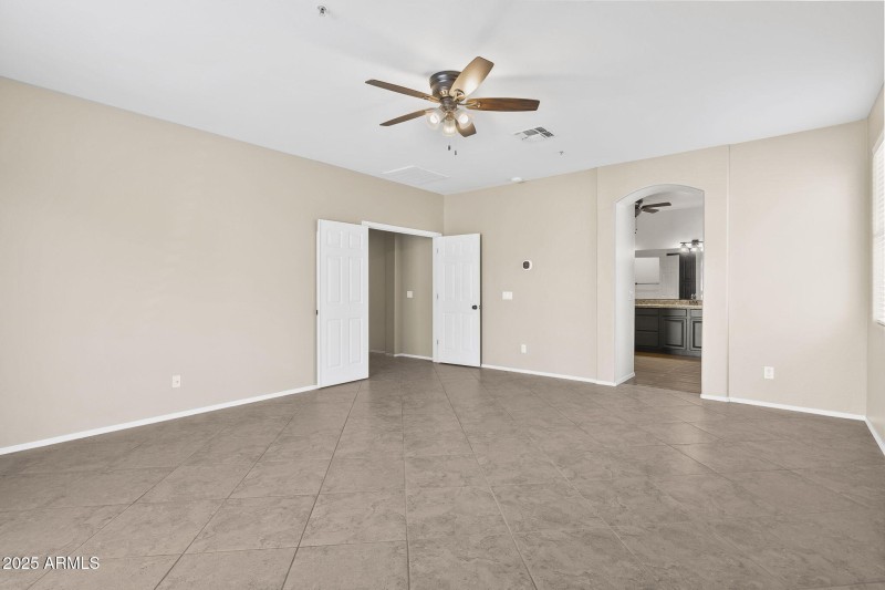 8180 W Gelding Dr Peoria - 384