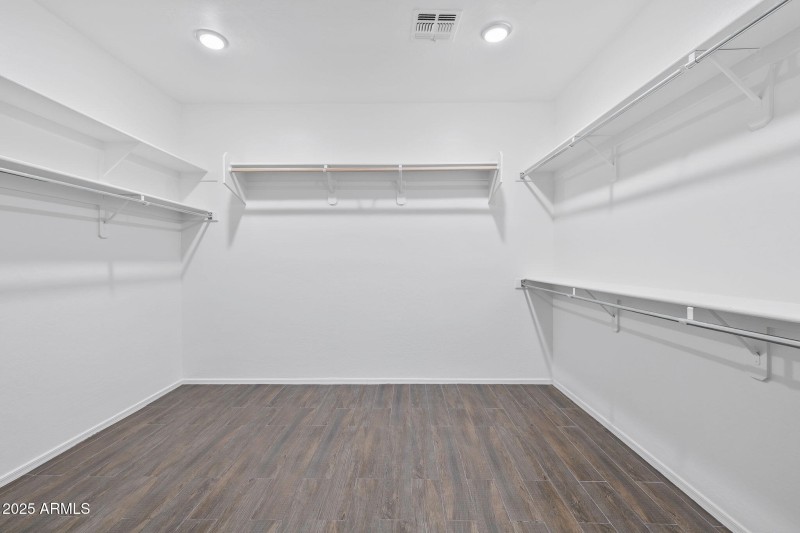 8180 W Gelding Dr Peoria - 404