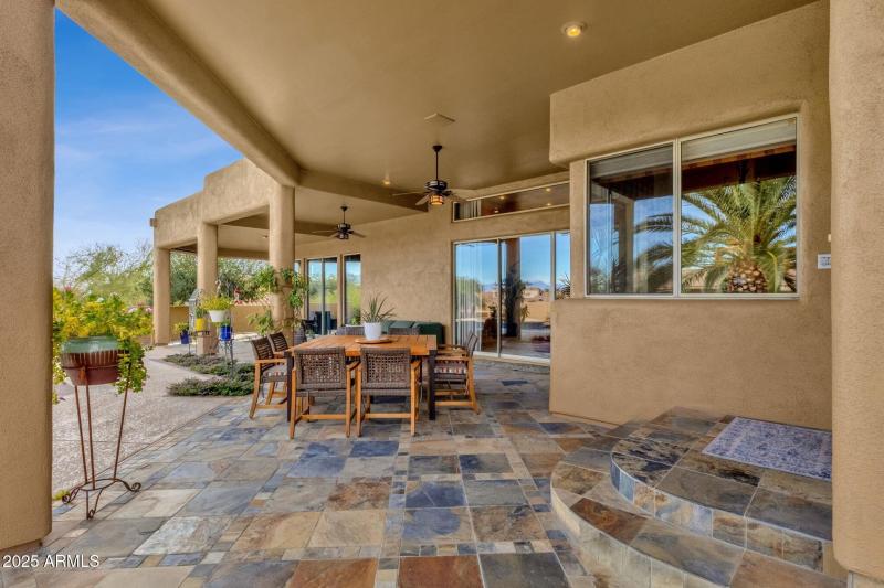 039_Outdoor Dining Patio