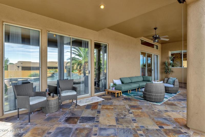 040_Outdoor Living Patio