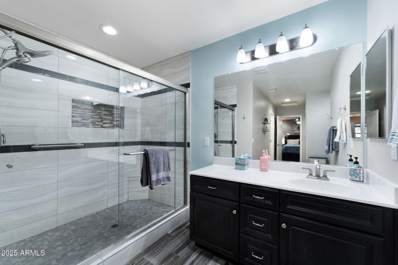 025__1755 E Mesquite Ave