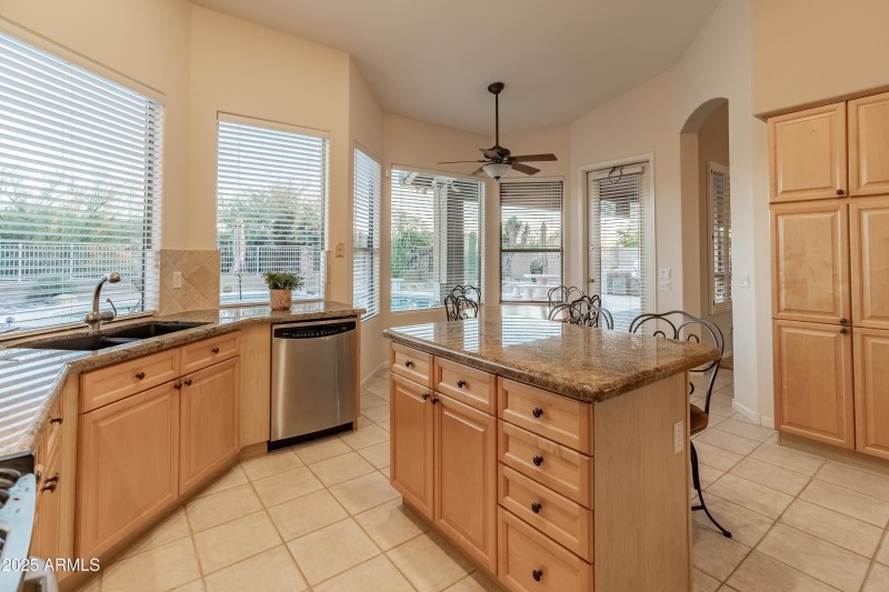 5117 E Justica St-24