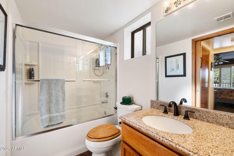 20-Primary Bathroom (2)