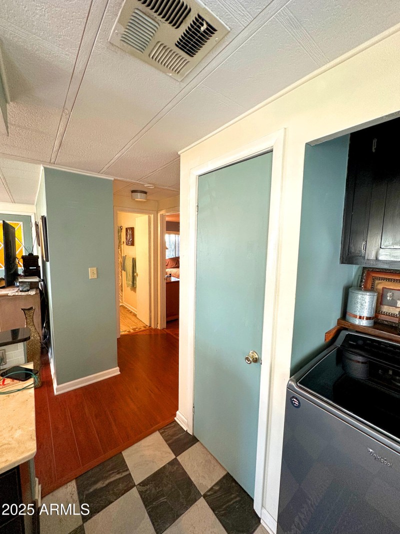 92463AC5-93D6-4306-95BF-980BB9AF7030