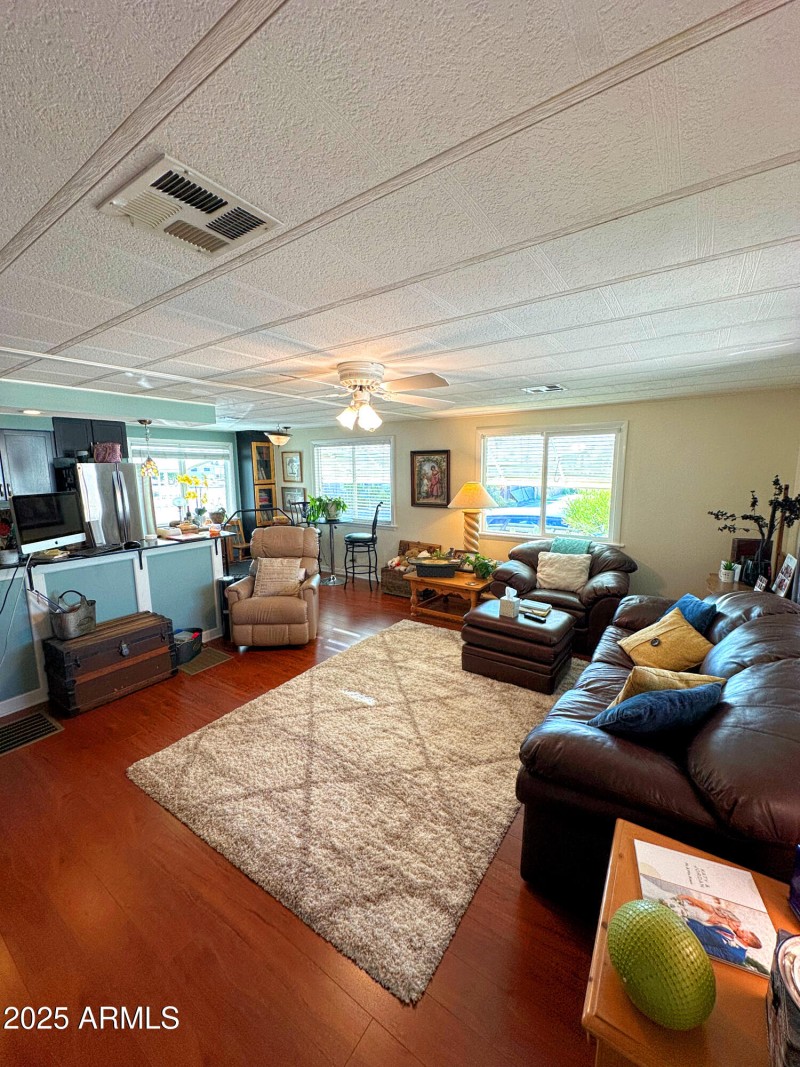 42A30931-7786-40E2-BFD5-5F46E38CD3E7