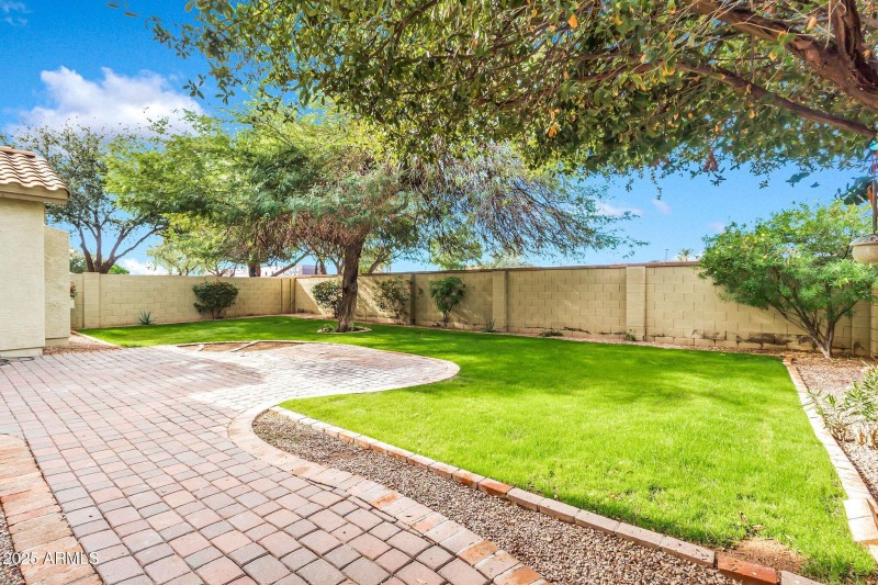 2430 S Dragoon Dr-37