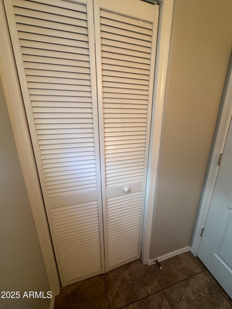 Meadow Lark down bah 2