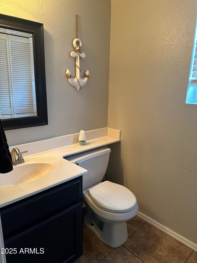 Meadow Lark down Bath