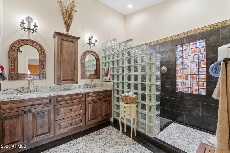 1021 S Western Skies Dr-33