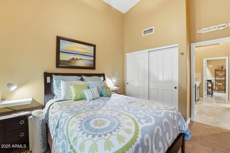 1021 S Western Skies Dr-39