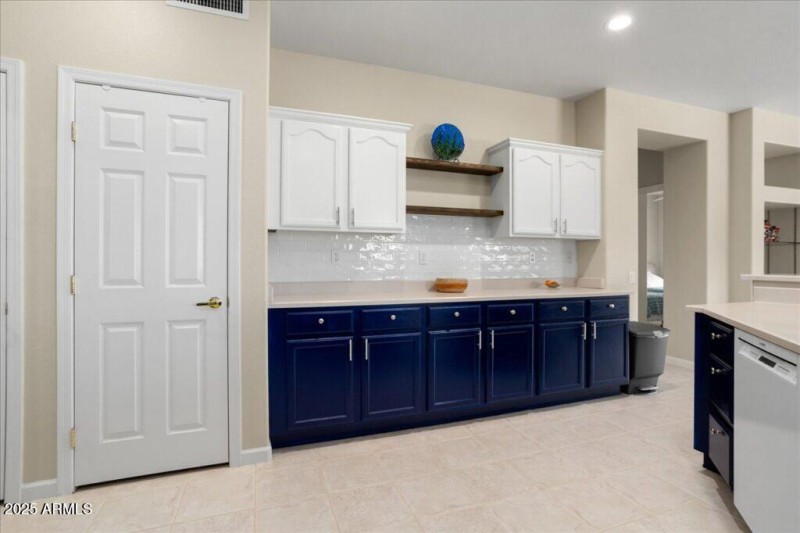 22-15504-W-Coral-Pointe-Dr-1-1024x682