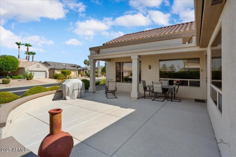 38-15504-W-Coral-Pointe-Dr-1024x682