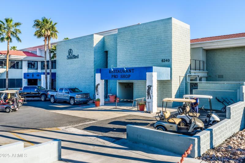 65.0 Pro Shop Entrance