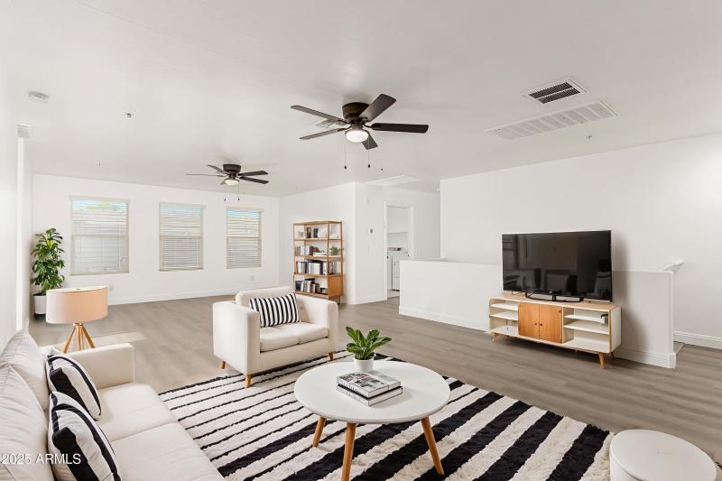 Virtual Staging Cloud - 19-Riley-2389.jp